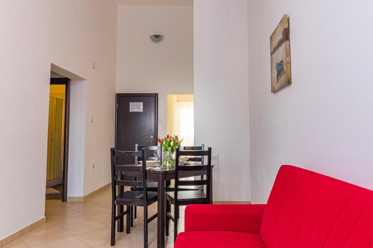 Apartments&rooms Alenka Banjole Buitenkant foto