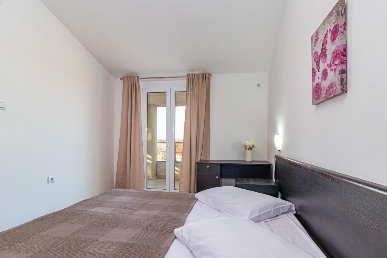 Apartments&rooms Alenka Banjole Buitenkant foto