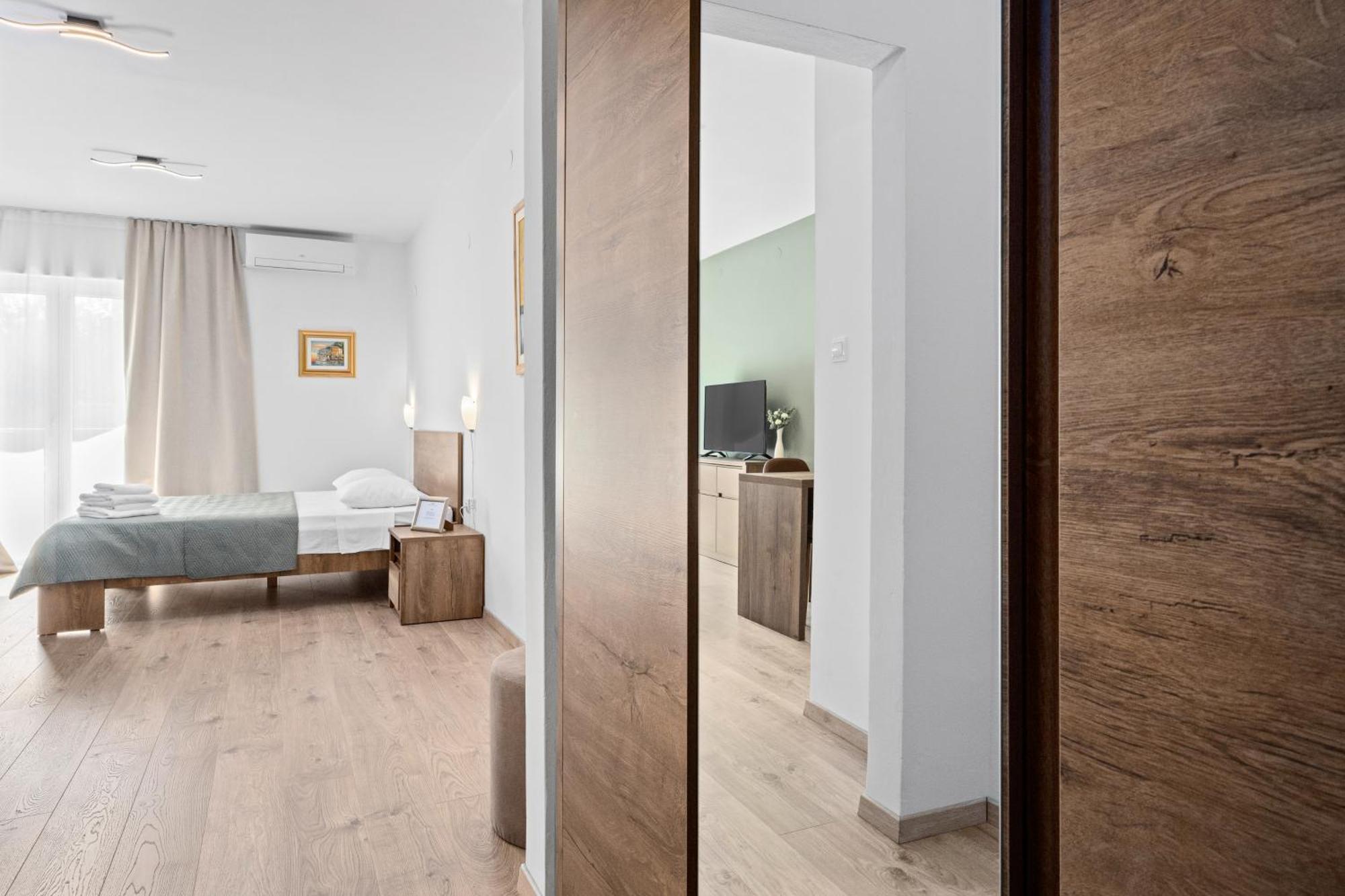 Apartments&rooms Alenka Banjole Buitenkant foto